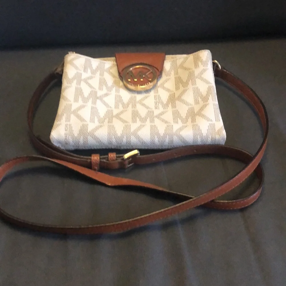 Michael Kors Cross Shoulder Bag - Picture 3 of 15
